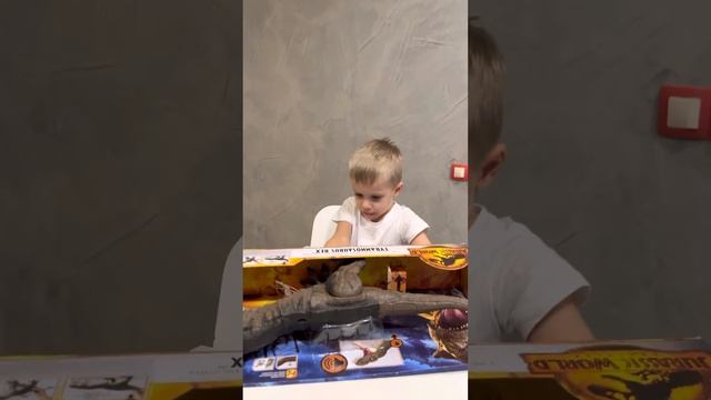 Распаковка динозавров @Jurassic word Тиранозавр Рекс смотреть онлайн