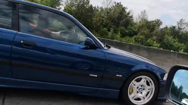 BMW E36 Coupe Avusblau Rolling смотреть онлайн