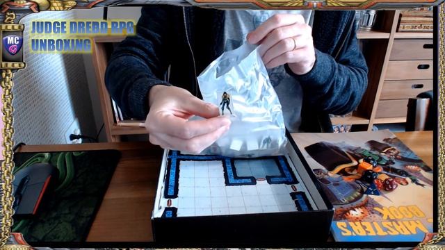 Judge Dredd RPG Unboxing смотреть онлайн