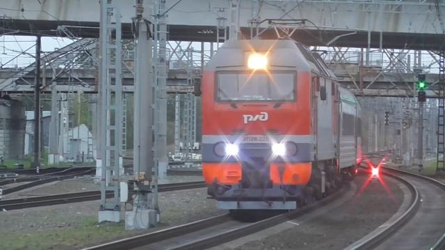 [90x] Электровоз ЭП2К 220 с пассажирским поездом смотреть онлайн