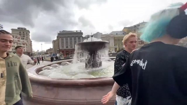 Некоглай и милохин бегут от подписчиков смотреть онлайн