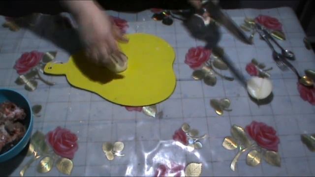 Выходит сто пятьдесят штук из пол кило фарша. Домашние пельмени смотреть онлайн