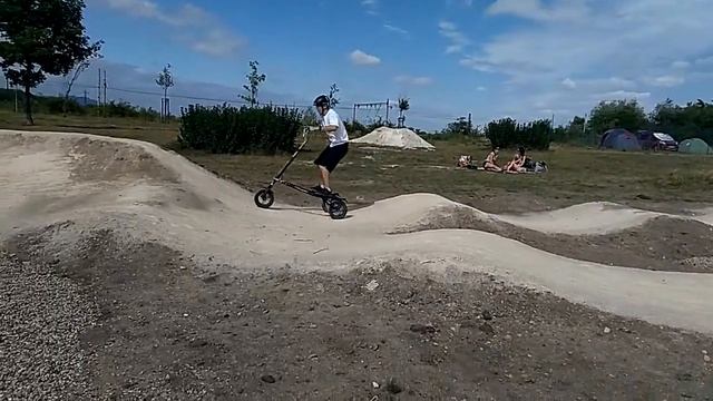 Trikke - Tříkolky Trikke Pumptracková dráha Most Matylda смотреть онлайн