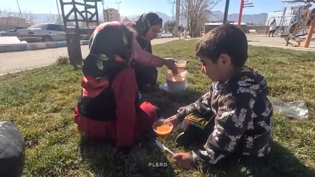 23.01.2024 Путешествие матери с Тремя ее болезнями в Их Маленький город смотреть онлайн