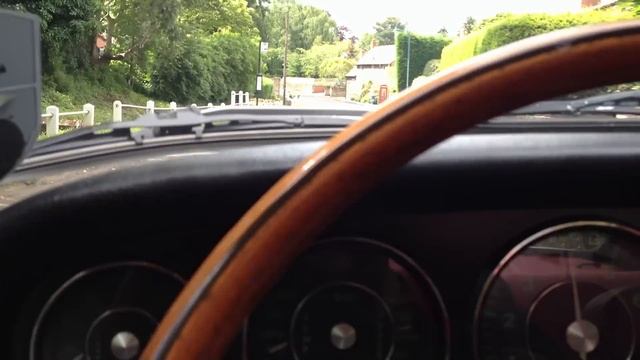 1965 SWB 911 Porsche Sound through village смотреть онлайн