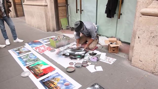 Street Artist - AMAZING Spray Painting COLOSSEUM in ROME, ITALY. смотреть онлайн