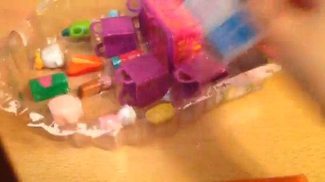 Открывают 2 набора Shopkins! Попался ОГРАНИЧЕННЫЙ ВЫПУСК(Shopkins Season 2 Limited Edition Lee Tea!