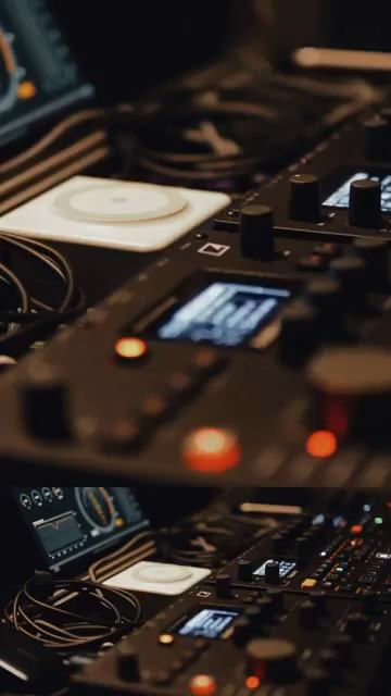 Dawless jam #digitakt #syntakt #analogheat #dawlessjam #dawlessmusic смотреть онлайн