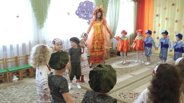 Хоровод з Осінню на святі 2019 в середній групі. Муз. кер. Максюта Г. В. смотреть онлайн