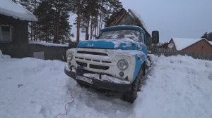 Холодный пуск ЗиЛ 130 Вывозим снег