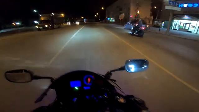 НЕУДАЧНОЕ ВИЛЛИ.Оторвало морду.Ночные покатушки на спортбайках. смотреть онлайн