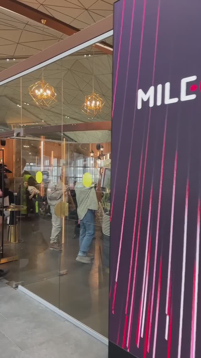 Как выглядит бизнес-зал MILE ON AIR в аэропорту Пулково смотреть онлайн