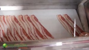 Нарезка мяса, бекона, сыра и других подмороженных продуктов на слайс Vega Meat Slicer 660