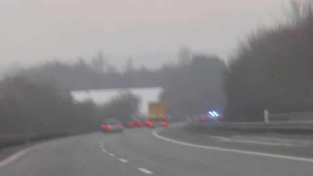 Autobahnpolizei Zimmern auf der A 81 Richtung Stuttgart.MOV смотреть онлайн