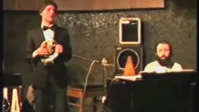Джаз Клуб "Синяя Птица". 1987 г.  Миша Альперин ( фортепиано) и Аркадий Шилклопер (охотничий рожок)