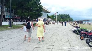 Центральный пляж Пицунды – что нужно знать перед поездкой на отдых