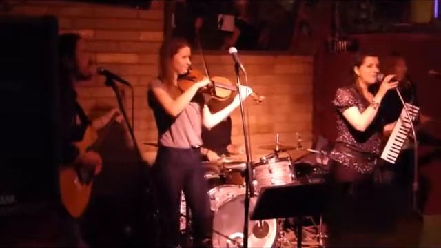 "White Rabbit" by Santa Fe Revue at Tiny's Restaurant and Lounge in Santa Fe смотреть онлайн