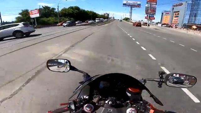 Красавица держалась до последнего:Девушка Качок на СПОРТБАЙКЕ смотреть онлайн