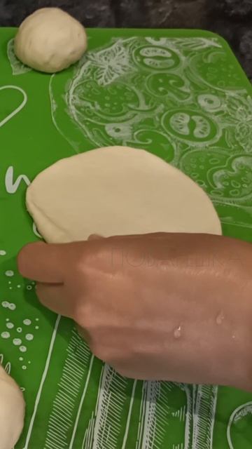 Школьная пицца / Рецепт мини пиццы в домашних условиях смотреть онлайн