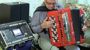 1-Виктор Шевцов и его электро баян-