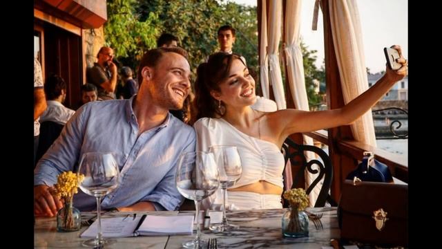 Восхитительный образ жизни Керема Бурсина: Познакомьтесь с его роскошным домом и автомобилем. смотреть онлайн