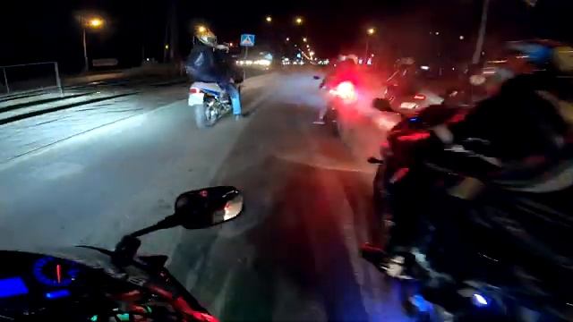 Сумашедшая езда на СПОРТБАЙКАХ.Прохват на Мотоциклах.Отжиг Резины. смотреть онлайн