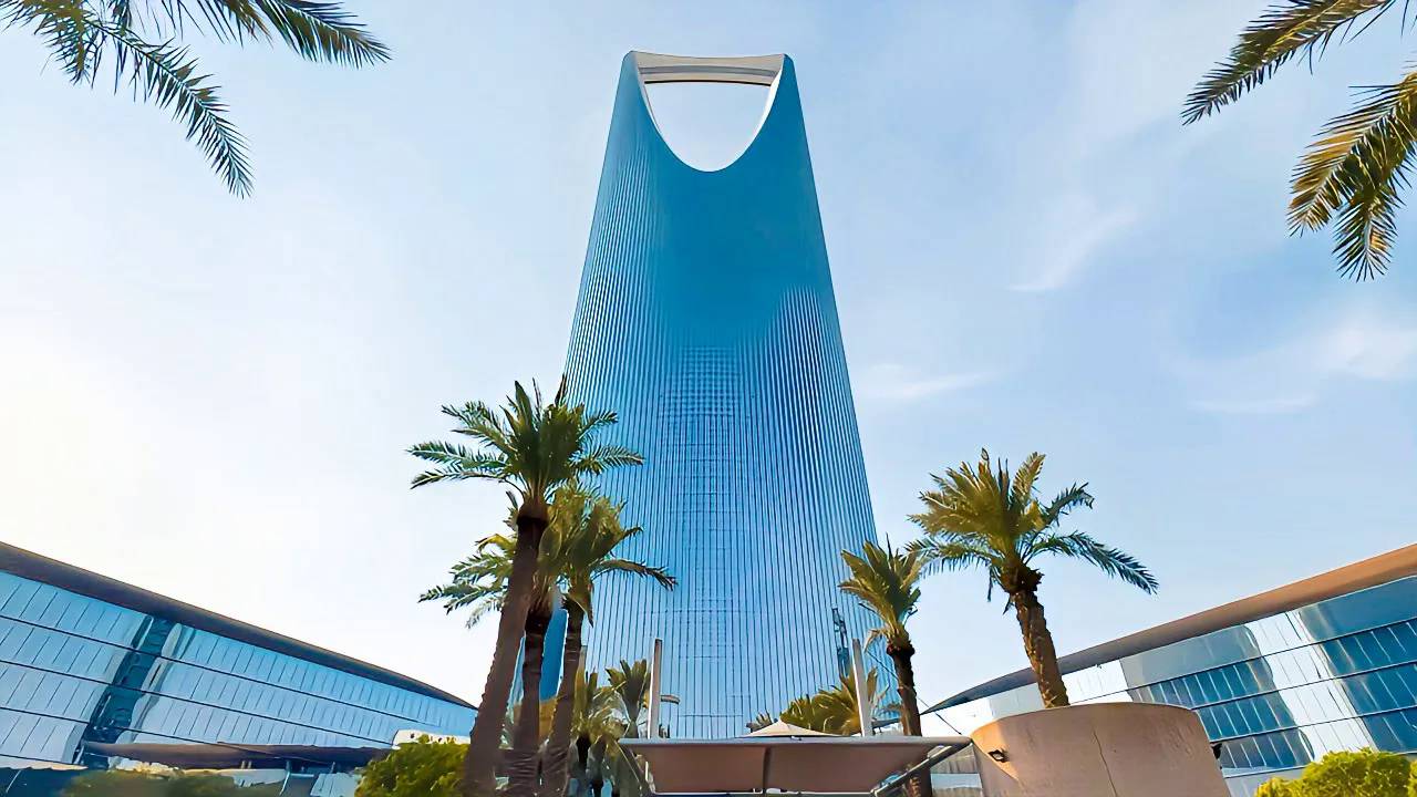 Four Seasons Hotel Riyadh At Kingdom Centre, Saudi Arabia's 5-Star Luxury Hotel