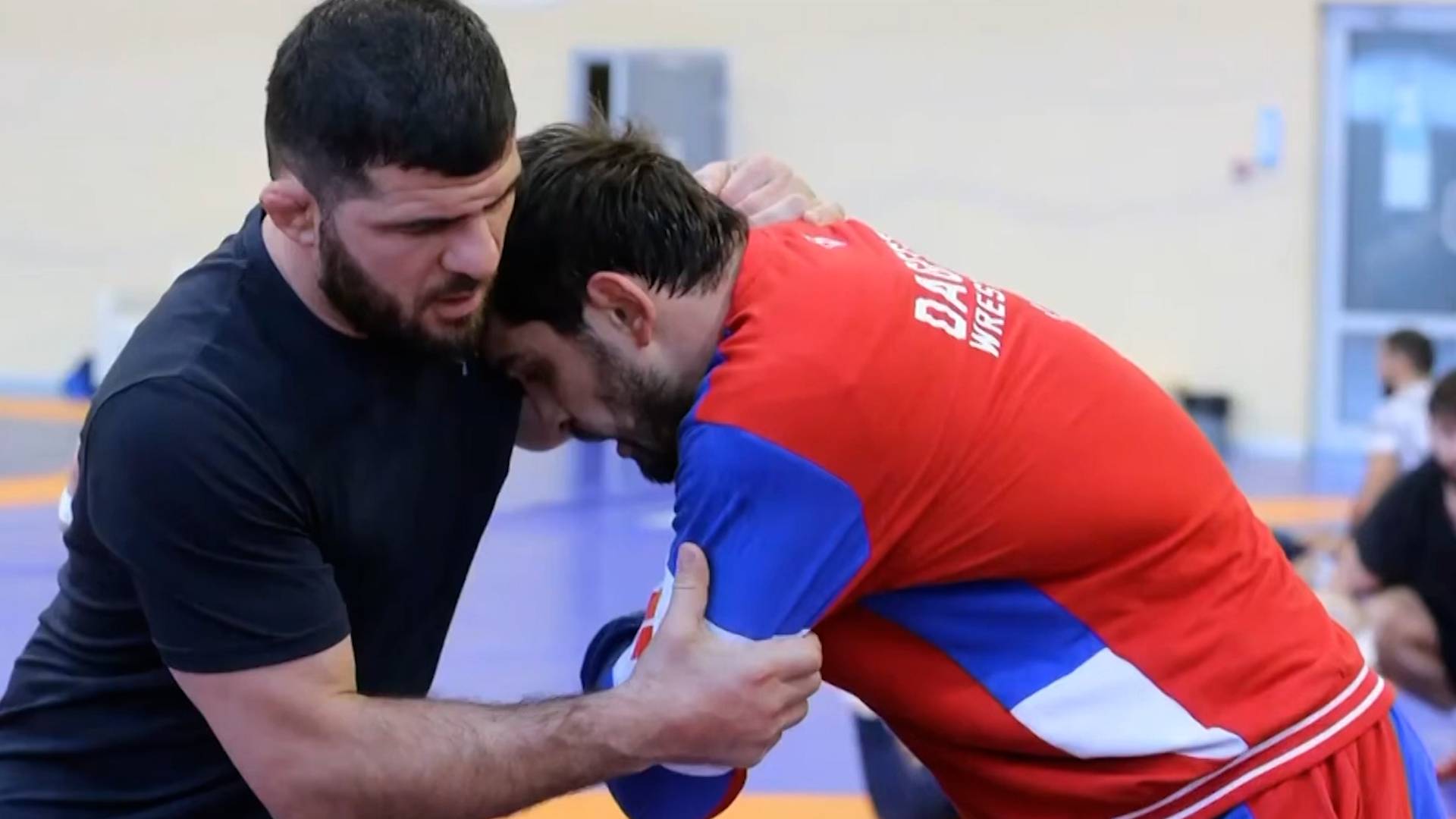 РОССИЙСКАЯ СБОРНАЯ ПО ВОЛЬНОЙ БОРЬБЕ ГОТОВИТСЯ К ЧЕМПИОНАТУ ЕВРОПЫ - 2025 смотреть онлайн