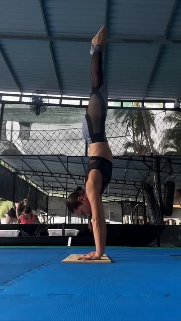 Главное в жизни это баланс ♀️Техника «Колесо баланса» в тг канале https://t.me/Psy_Support_tg смотреть онлайн