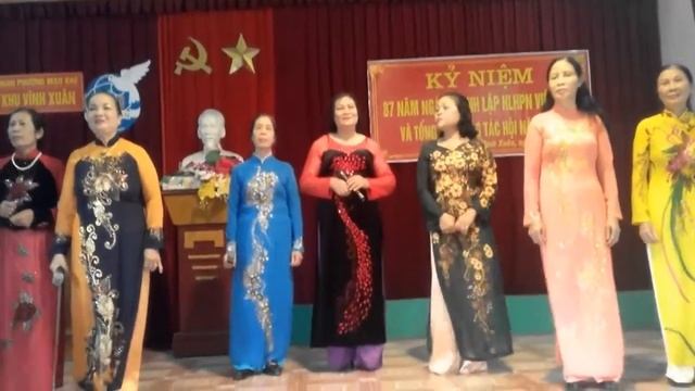 Đôi dép Bác Hồ - Sáng tác: Văn An - TB: phụ nữ tổ 5, khu Vĩnh Xuân смотреть онлайн