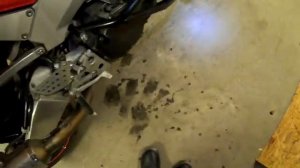 Замена масла и обслуживание мотоцикла HONDA CBR929RR Fireblade.