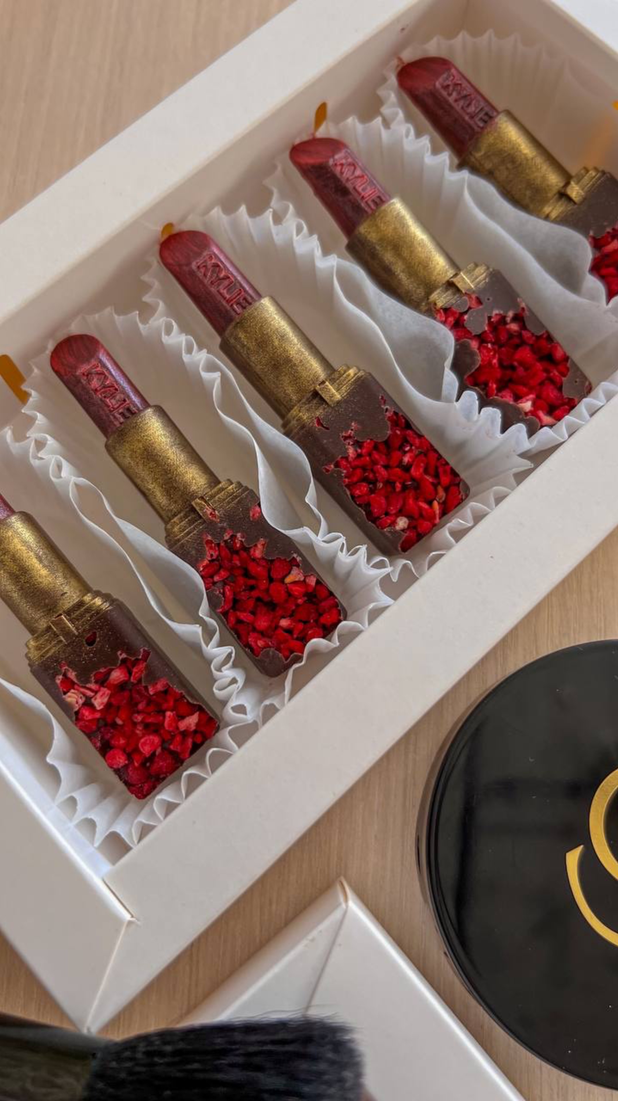 Шоколадные наборы в форме губной помады.💄