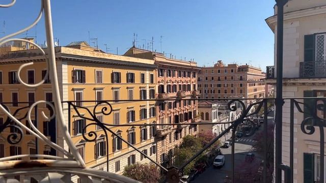 Free breakfast Buffet with a nice rooftop view of Vatican cone: Hotel Dei Consoli Roma Italy смотреть онлайн