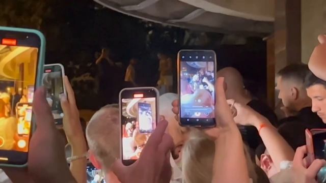 Выход Филиппа Киркорова К Фанатам!❤️ 24 Августа, Сочи🫶🏻☺️🧡🫶🏻 смотреть онлайн