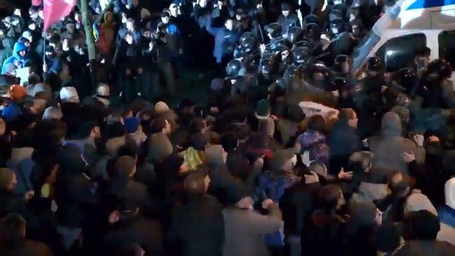 Беркут vs народ Евро майдан Киев 720p смотреть онлайн