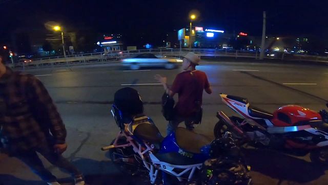 Street Kill на СПОРТБАЙКАХ.Ночной прохват.Пьяный мужик блоггер. смотреть онлайн