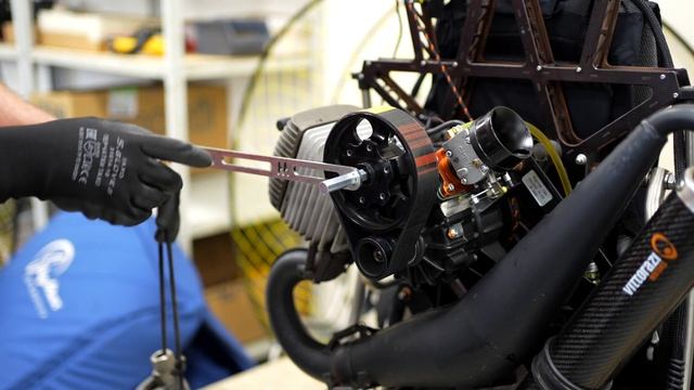 Как заменить ремень редуктора на двигателе Moster? | Replacing the gear belt Vittorazi Moster смотреть онлайн