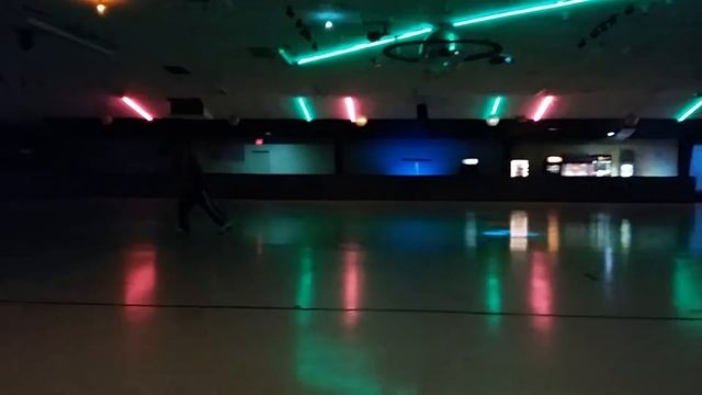Master Chung Wang roller skating смотреть онлайн