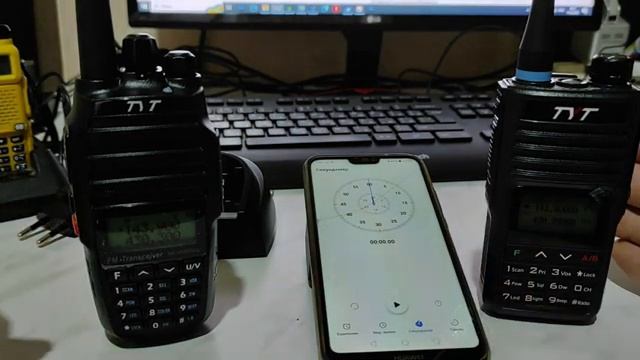 О функциях рации TYT TH UV99, сравнение с TYT TH UV8000D, возможности работы в сложных условиях