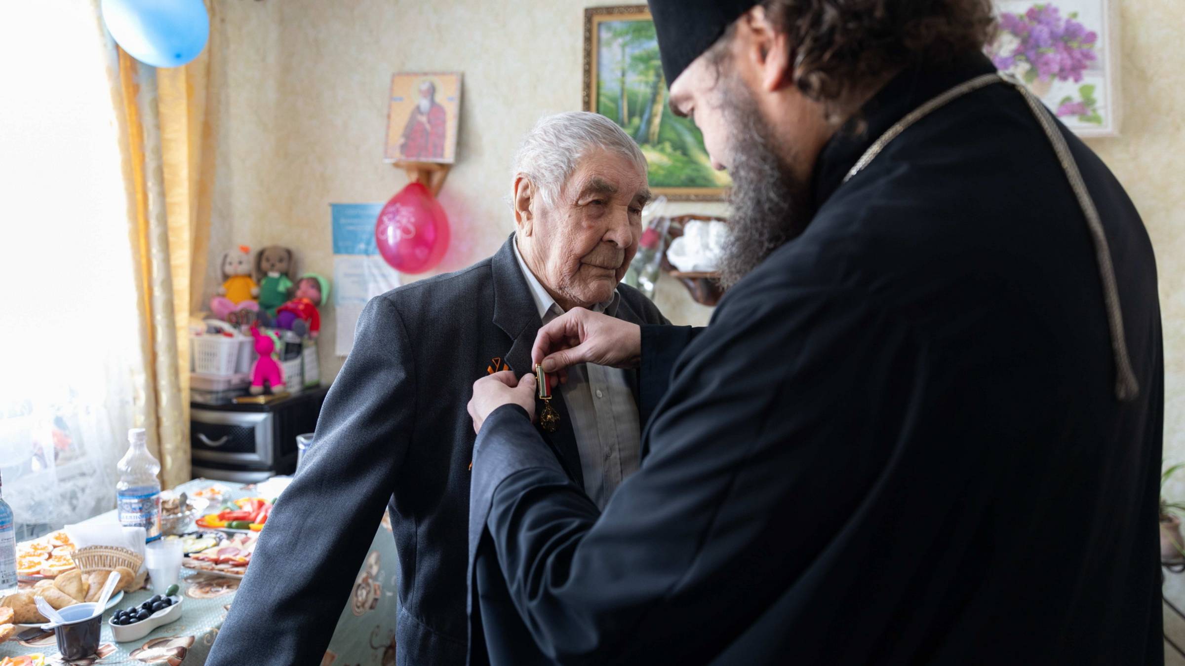 100 лет исполнилось старейшему прихожанину смотреть онлайн