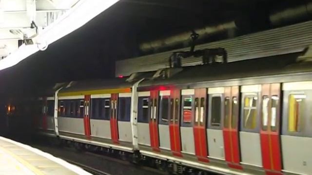 The Southbound non-stop train refurbished stock EMU at Tai Wo Station смотреть онлайн