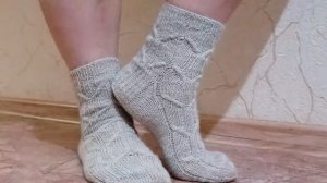Носочки с переплетениями и укрепленной "бабушкиной" пяткой //Сшивание мыска трикотажным швом