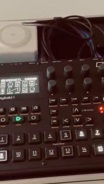 My Elektron setup: Syntakt, Digitakt, Analog Heat+FX #elektron #mymusic смотреть онлайн