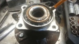 Неразборную ступицу можно смазать)))