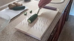 разделочная доска при переломе руки,инсульте, для инвалидов с одной  рабочей рукой.