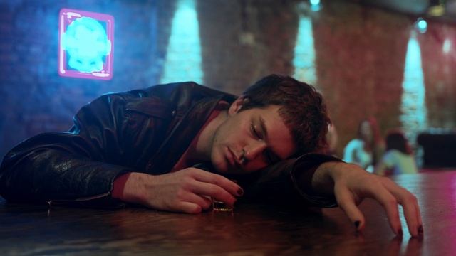 Как мужчинам наставляют рога манипуляциями? смотреть онлайн