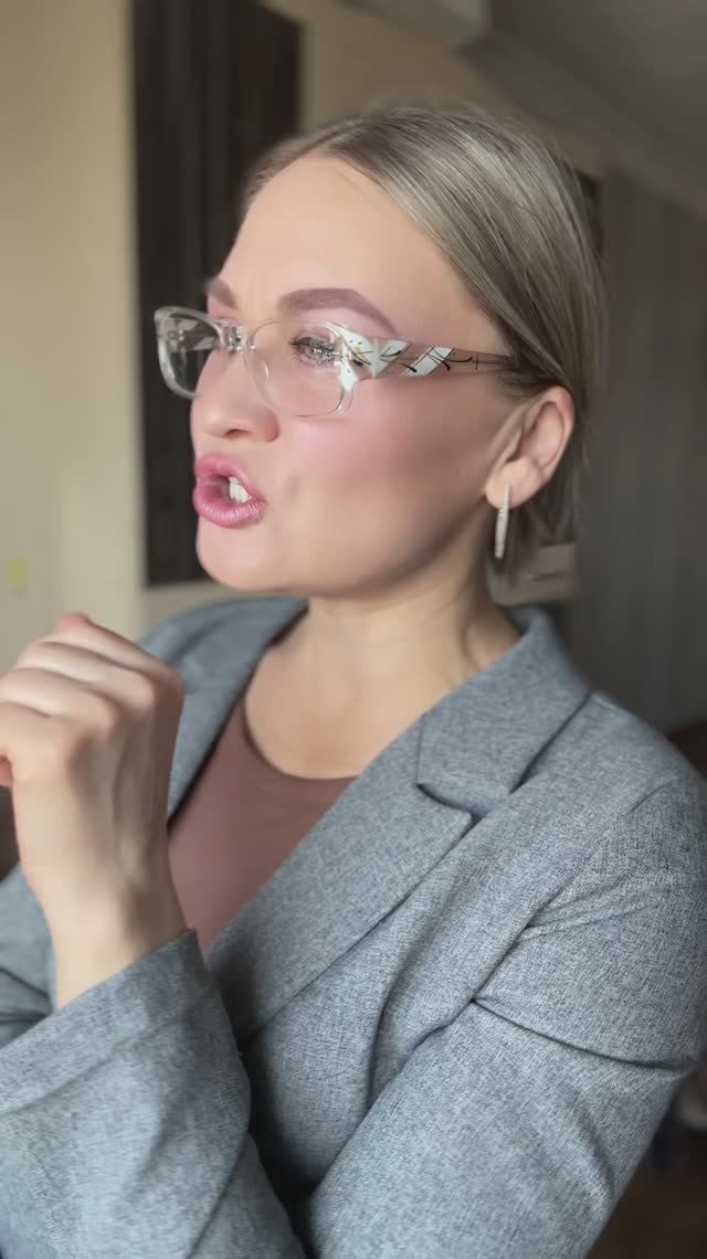 В этом ролике я поделюсь своим опытом, как я обновляю свою старую одежду