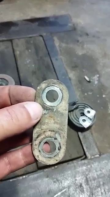 Сгнило крепление тормозного шланга, из чего сделать? смотреть онлайн