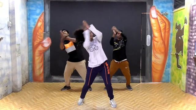 Bolo Ta Ra Ra - Daler Mehndi | Fitness Dance | Bollywood dance workout | Zumba Happymoves Studio смотреть онлайн