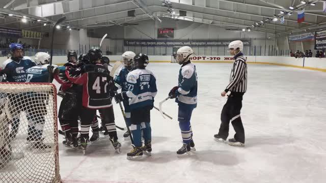 Вольск, заключительный день XXIX турнира по хоккею с шайбой памяти Героя Сов. Союза В. Клочкова. смотреть онлайн